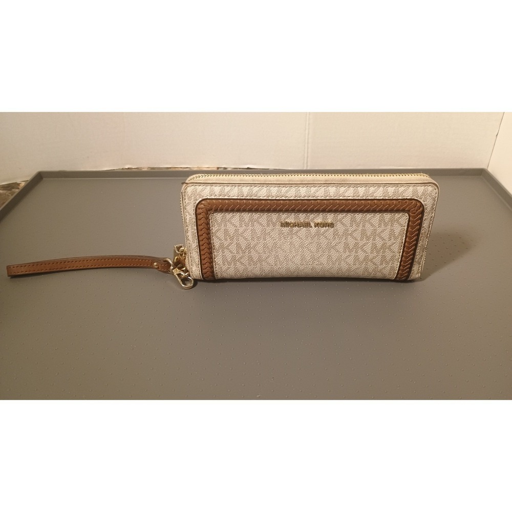 Michael Kors Wristlet Wallet Womens Large Vanilla/ Brown Good Braided Zip Around